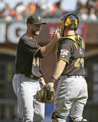 McCutchen homers to spark 6-5 comeback win over the Giants